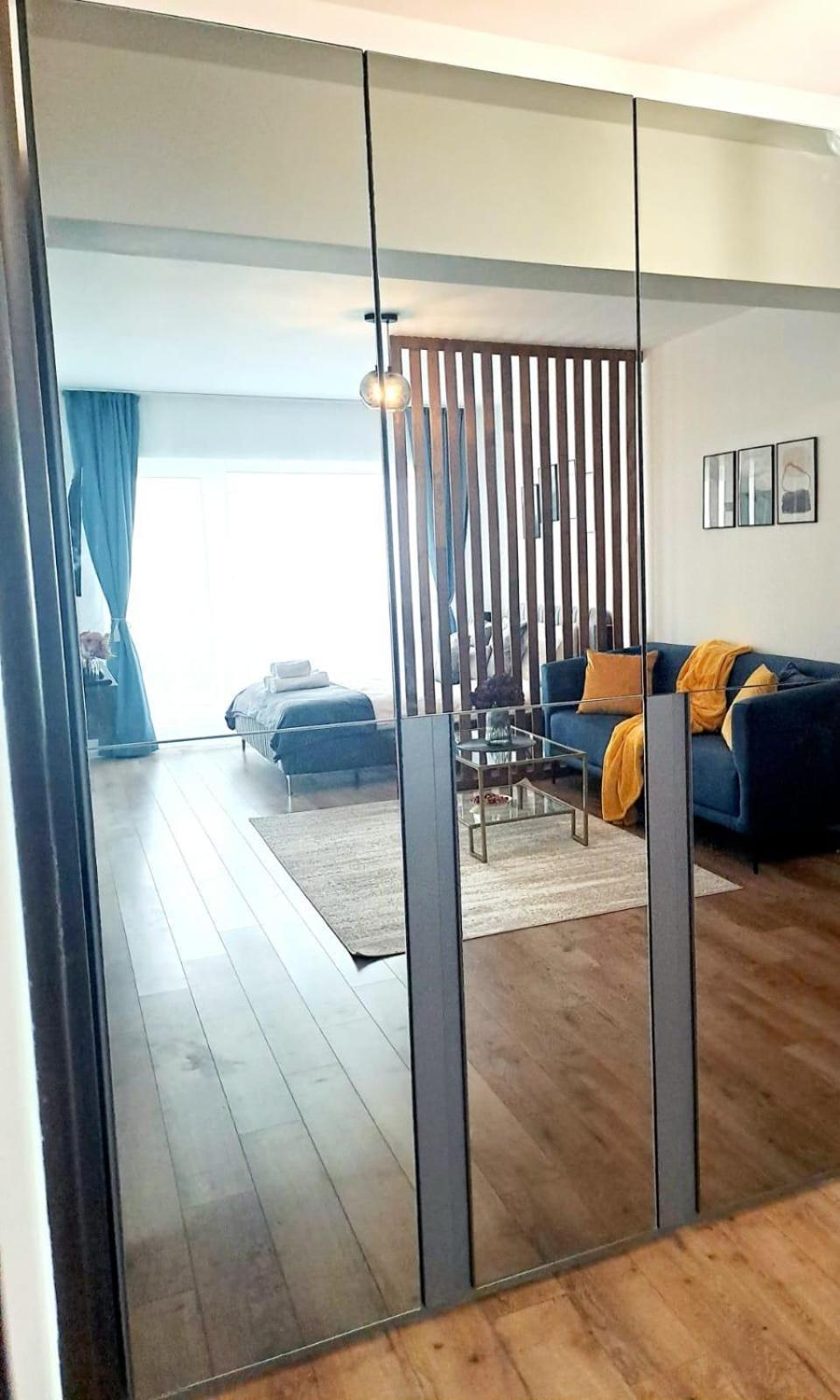 Mountain Breeze Luxury Apartment Ac & Parcare Privata Brasov Ngoại thất bức ảnh